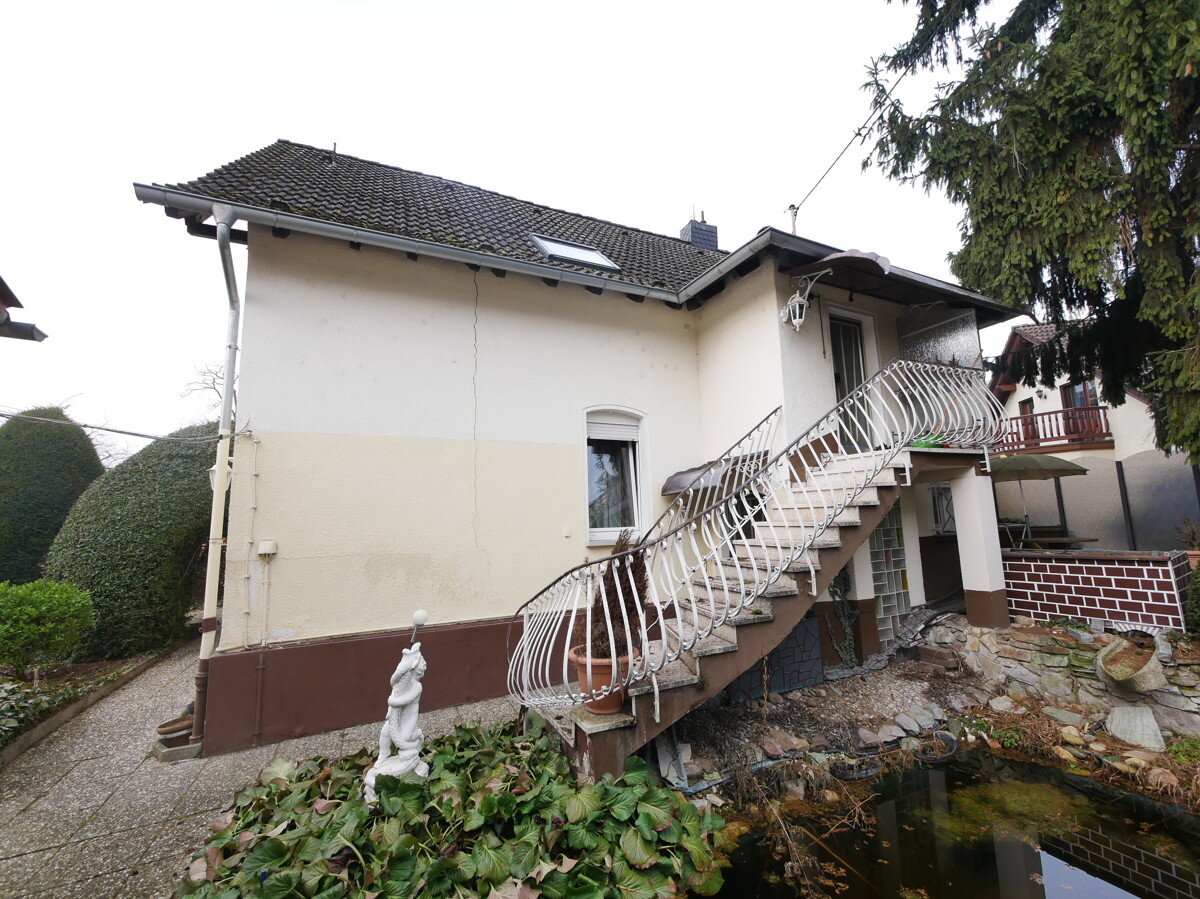 Mehrfamilienhaus zum Kauf 595.000 € 10 Zimmer 168 m²<br/>Wohnfläche 742 m²<br/>Grundstück Schierstein - Mitte Wiesbaden / Schierstein 65201