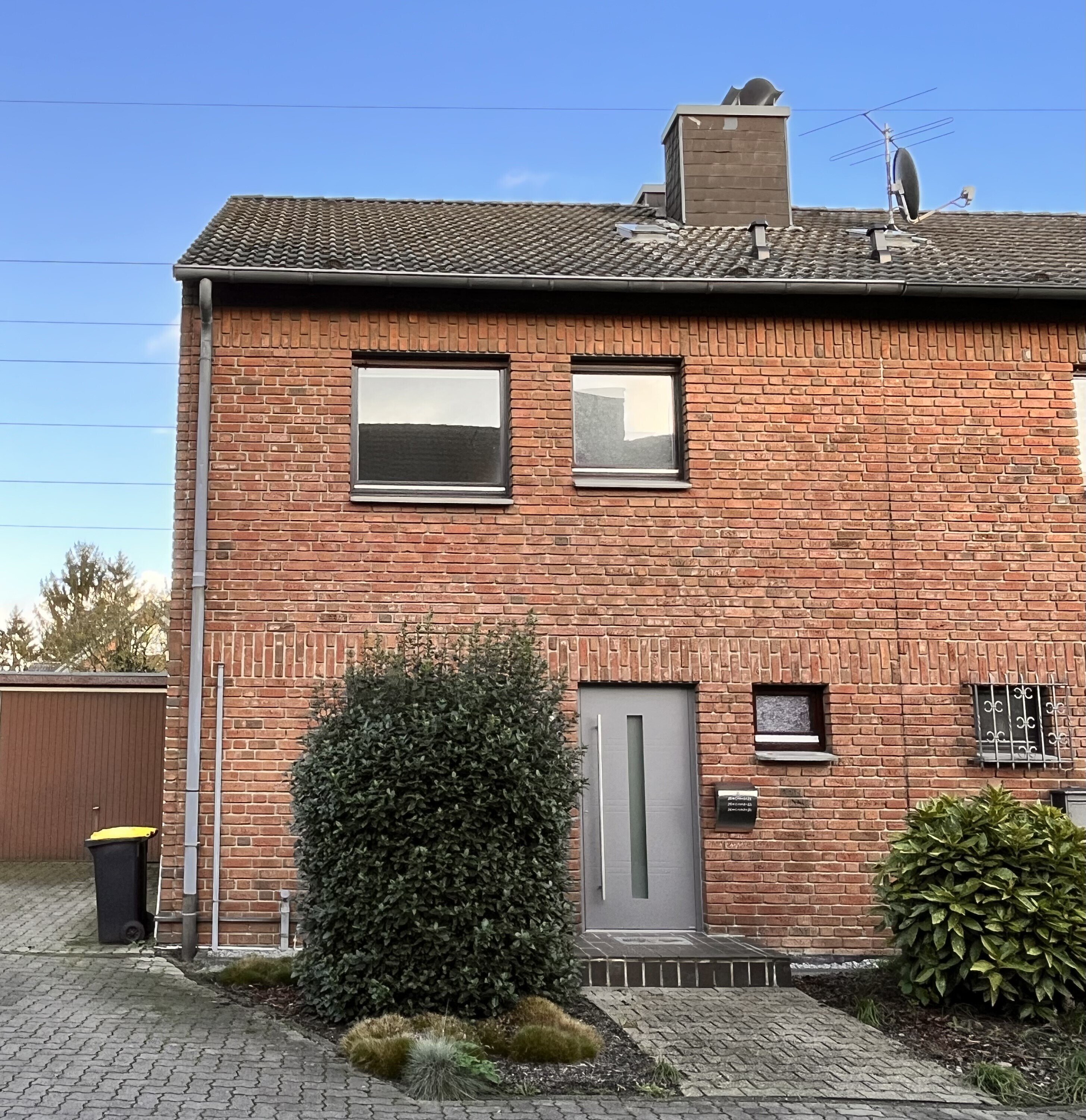 Doppelhaushälfte zum Kauf 439.000 € 4 Zimmer 115 m²<br/>Wohnfläche 262 m²<br/>Grundstück ab sofort<br/>Verfügbarkeit Gellep - Stratum Krefeld 47809