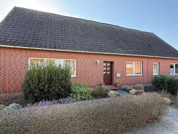 Einfamilienhaus zum Kauf 249.000 € 5 Zimmer 146,6 m² 1.537 m² Grundstück Consrade Plate 19086