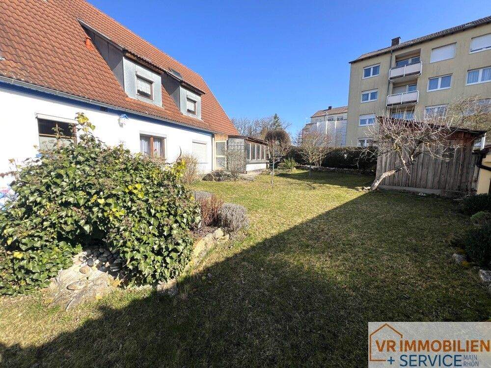 Immobilie in Bad Königshofen im Grabfeld - Kapitalanlage & Eigenheim clever kombiniert! - EFH mit ELW in zentraler Lage von 97631 Bad Königshofen - Bild 4