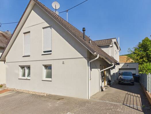Mehrfamilienhaus zum Kauf 830.000 € 9 Zimmer 254,4 m² 558 m² Grundstück Hauptstraße 49 Mertesdorf 54318