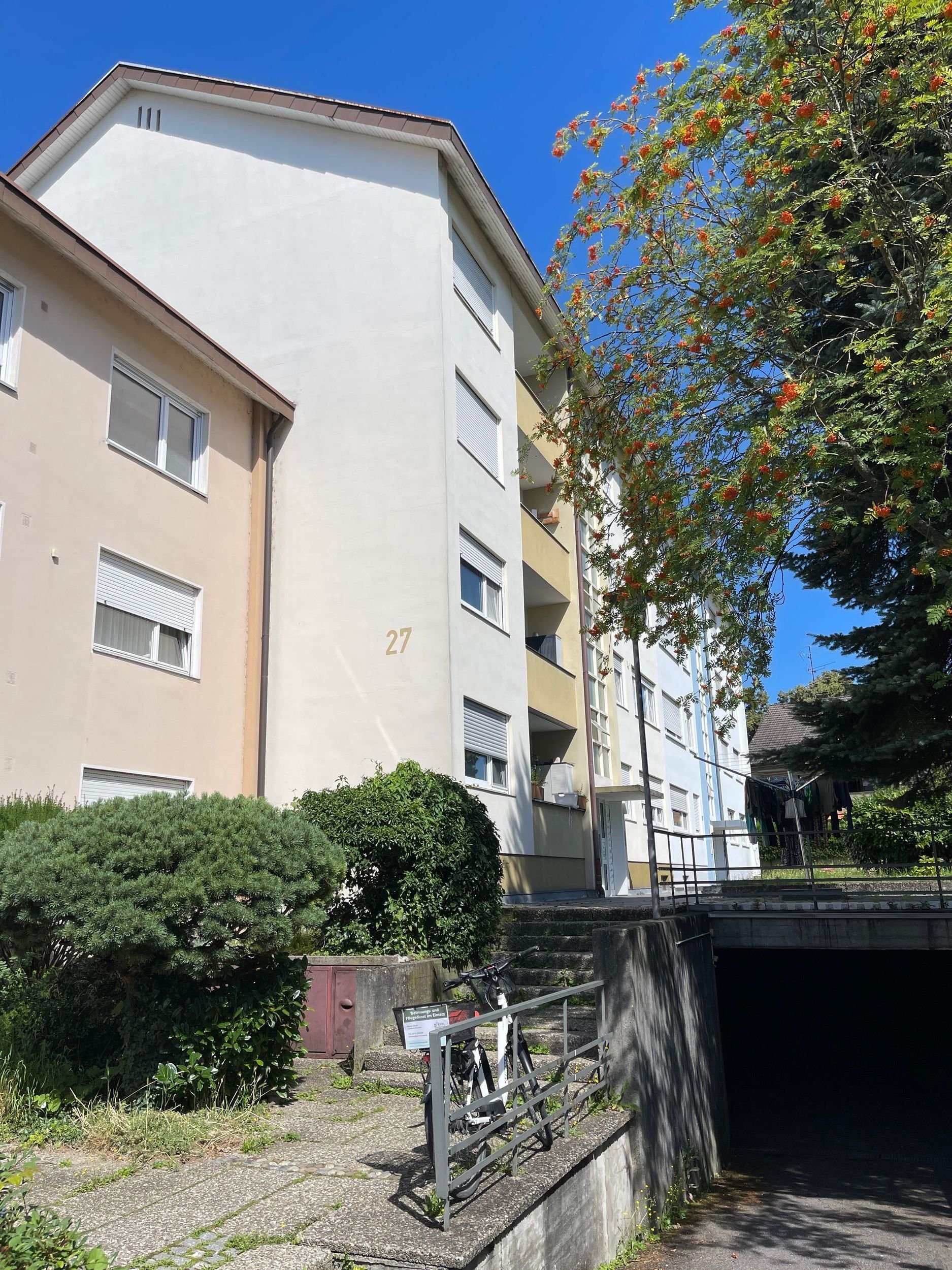 Wohnung zum Kauf 108.000 € 2 Zimmer 43,9 m²<br/>Wohnfläche 3.<br/>Geschoss Major-Scherer-Straße 27 Waldeck - Schule 31 Singen (Hohentwiel) 78224