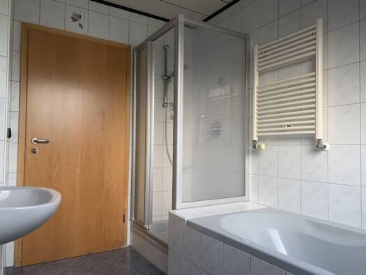 Wohnung zur Miete 985 € 4 Zimmer 100 m² 1. Geschoss frei ab sofort Pinzberg Pinzberg 91361