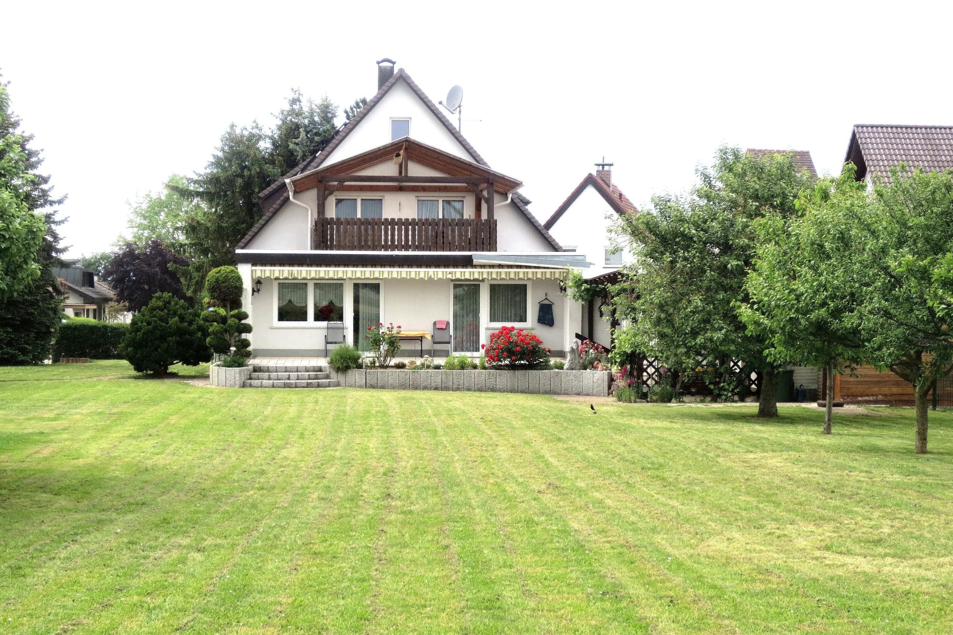 Einfamilienhaus zum Kauf 699.000 € 8 Zimmer 195 m²<br/>Wohnfläche 2.054 m²<br/>Grundstück Gallenweiler Heitersheim 79423