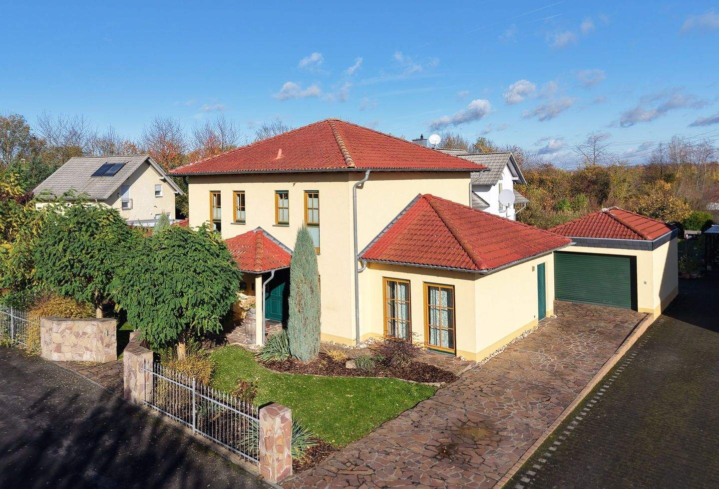 Immobilie in Görgeshausen - Sehr gepflegtes Traumhaus mit ebenerdigem Garten und großer Garage! - Bild 0