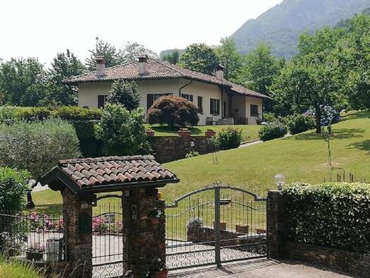 Einfamilienhaus zum Kauf 5 Zimmer 400 m² 2.500 m² Grundstück MENAGGIO 22017