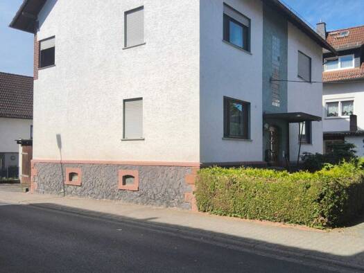 Haus zum Kauf provisionsfrei 240.000 € 6 Zimmer 210 m² 1.700 m² Grundstück Glashütter Straße 4 Steinberg Gedern 63688