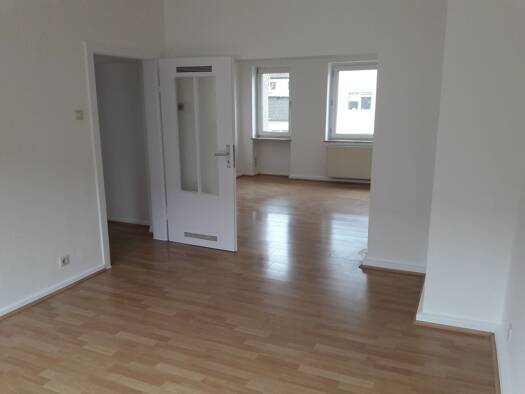 WG-Zimmer zur Miete 545 € 3,5 Zimmer 70 m² Geschoss 2/3 frei ab 01.05.2026 Holsterhausen Essen 45147