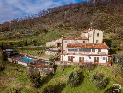 Bauernhaus zum Kauf 1.550.000 € 11 Zimmer 800 m² 110.000 m² Grundstück frei ab sofort Serravalle Pistoiese 51034