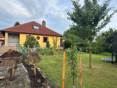 Bungalow zur Miete 2.100 € 6,5 Zimmer 200 m² 1.200 m² Grundstück frei ab 01.11.2025 Bahnhofstraße 35 Iphofen Iphofen 97346