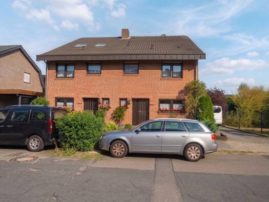Doppelhaushälfte zum Kauf 325.000 € 5 Zimmer 120 m² 458 m² Grundstück Goch Goch 47574