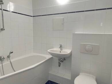 Wohnung zur Miete 380 € 3 Zimmer 68,9 m² 3. Geschoss frei ab 01.08.2025 Franz-Stephan-Straße 31 Lusan Gera 07549