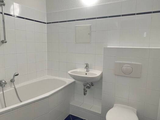 Wohnung zur Miete 380 € 3 Zimmer 68,9 m² 3. Geschoss frei ab sofort Franz-Stephan-Straße 31 Lusan Gera 07549