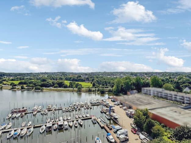 Wohnung zum Kauf 84.000 € 2 Zimmer 61 m² 10. Geschoss Schleswig 24837