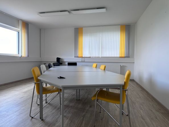 Bürofläche zur Miete 935 € 1 Zimmer 85 m²<br/>Bürofläche Schierling Schierling 84069