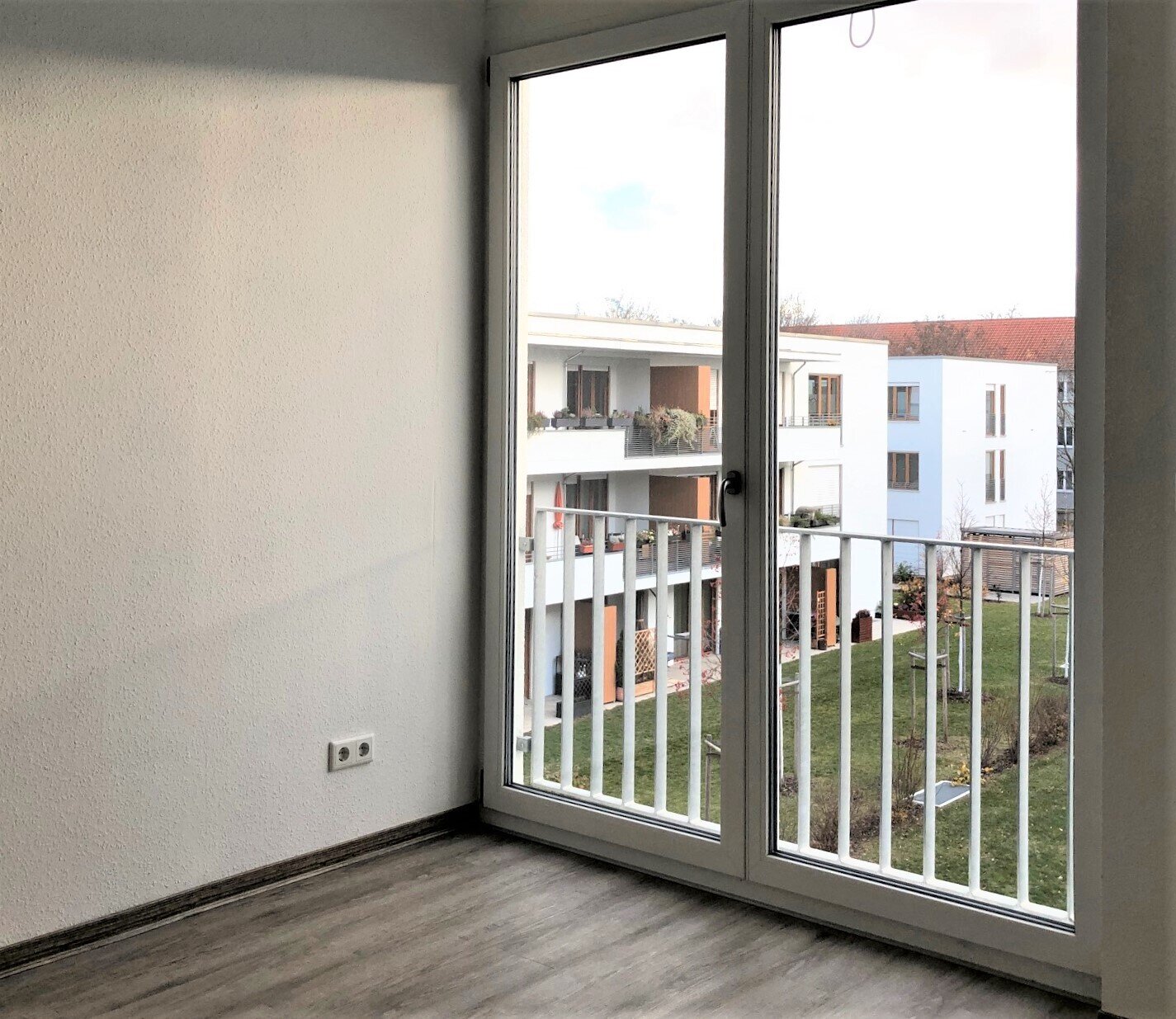 Wohnung zur Miete 605 € 2 Zimmer 54,9 m²<br/>Wohnfläche 2.<br/>Geschoss 01.02.2025<br/>Verfügbarkeit Lassallestraße 36 Johannesvorstadt Erfurt 99086