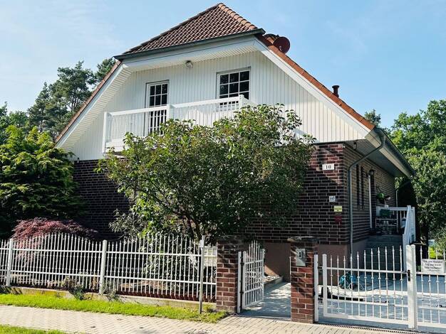 Einfamilienhaus zur Miete 3.450 € 5 Zimmer 205 m² 700 m² Grundstück frei ab 01.08.2025 Bergfelde Hohen Neuendorf 16540