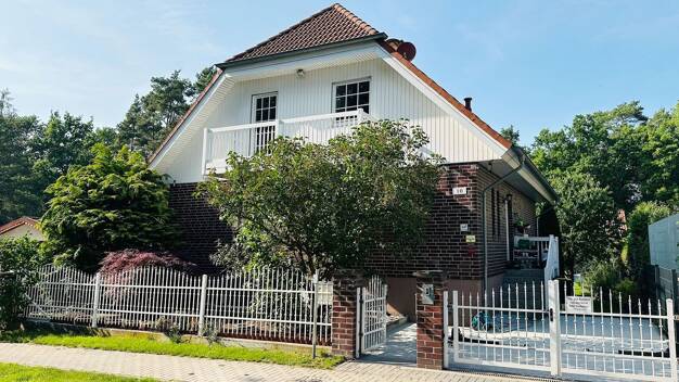 Einfamilienhaus zur Miete 3.450 € 5 Zimmer 205 m² 700 m² Grundstück frei ab 01.08.2025 Bergfelde Hohen Neuendorf 16540