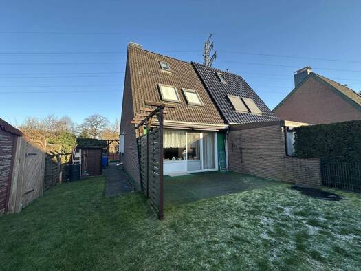 Doppelhaushälfte zum Kauf 209.000 € 4 Zimmer 110 m² 235 m² Grundstück Elmshorn 25335