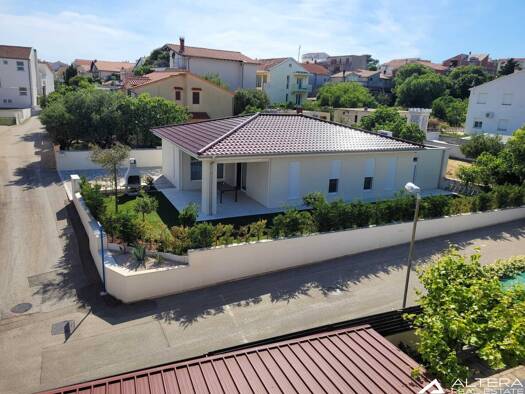 Bungalow zum Kauf 597.000 € 4 Zimmer 104,3 m² 457 m² Grundstück Vodice 22211
