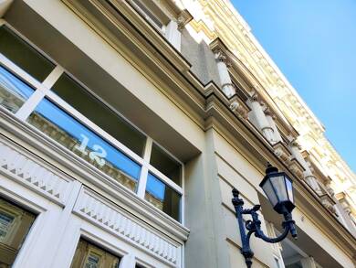 Wohnung zur Miete 585 € 2 Zimmer 58,5 m² Dachgeschoss, 5. Geschoss frei ab sofort Streiberstraße 12 Innenstadt Halle (Saale) 06110