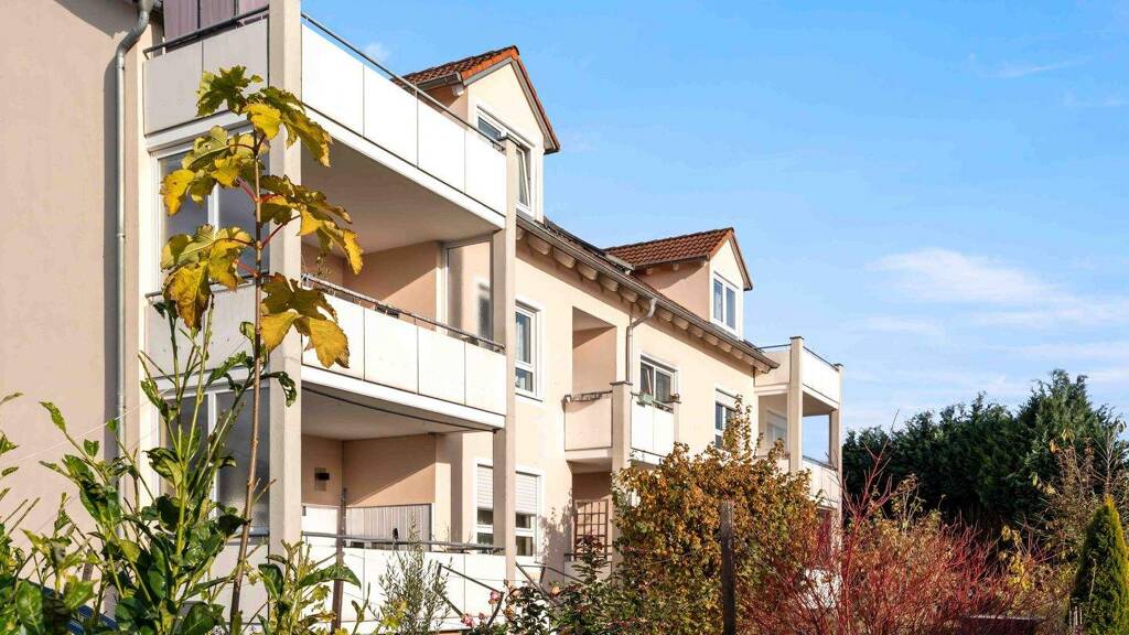 Wohnung zum Kauf 285.000 € 4 Zimmer 101 m² 1. Geschoss frei ab sofort Hirtenweg 19 Ettmannsdorf Schwandorf 92421