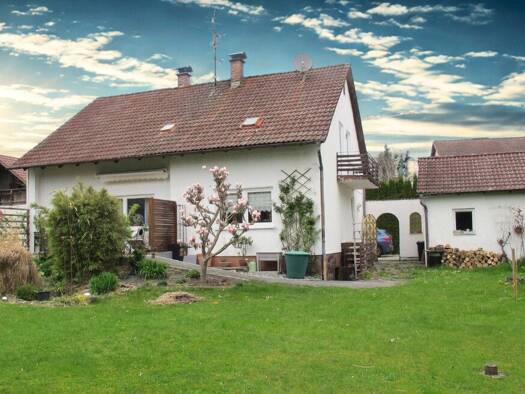Einfamilienhaus zum Kauf 385.000 € 5 Zimmer 129 m² 1.061 m² Grundstück Massing Massing 84323