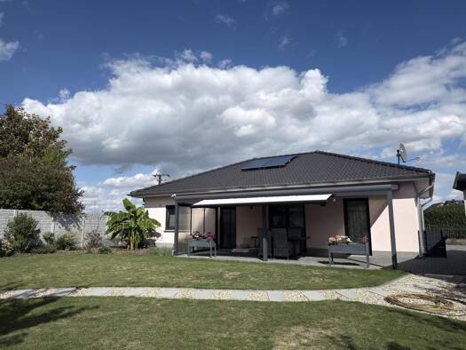 Bungalow zum Kauf 345.000 € 4 Zimmer 108 m² 800 m² Grundstück frei ab 01.11.2026 Raßnitz Schkopau 06258
