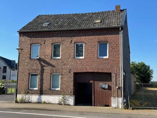 Mehrfamilienhaus zum Kauf 135.000 € 6 Zimmer 156,7 m² 1.193 m² Grundstück Millich Hückelhoven 41836
