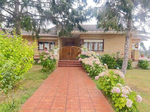 Villa zum Kauf 669.000 € 7 Zimmer 434 m² 3.545 m² Grundstück Castrillón 33456