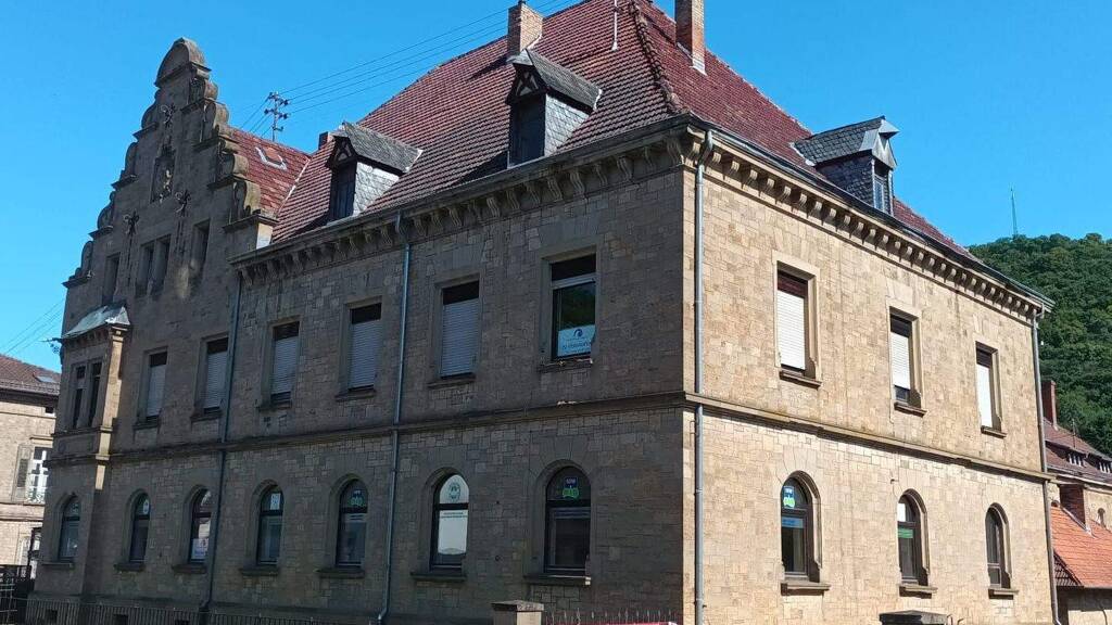 Stadthaus zum Kauf 650.000 € 16 Zimmer 1.050 m² 1.400 m² Grundstück Richard-Müller-Straße Obermoschel 67823