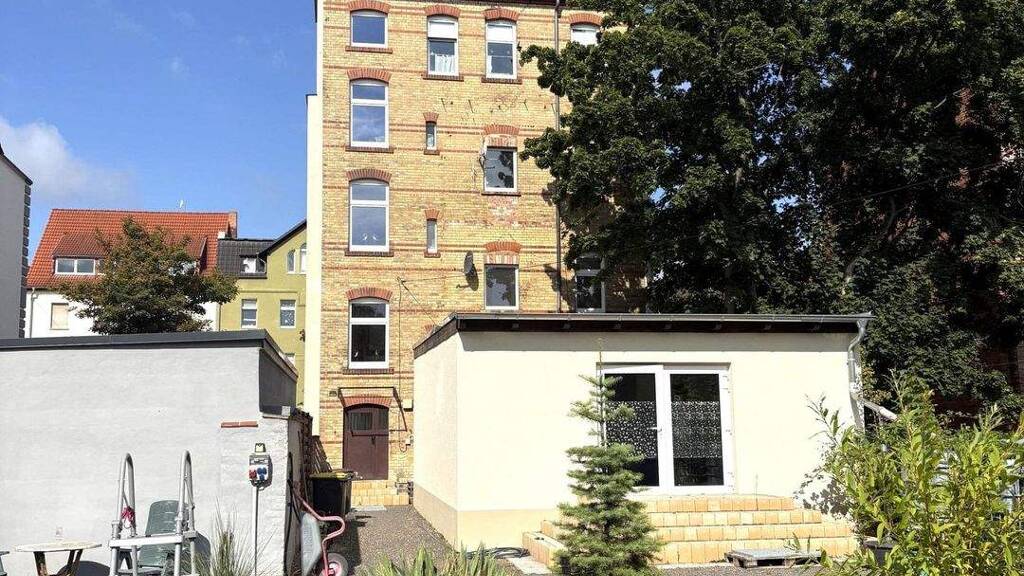 Mehrfamilienhaus zum Kauf 375.000 € 13 Zimmer 203 m² 1.267 m² Grundstück Merseburg 06217