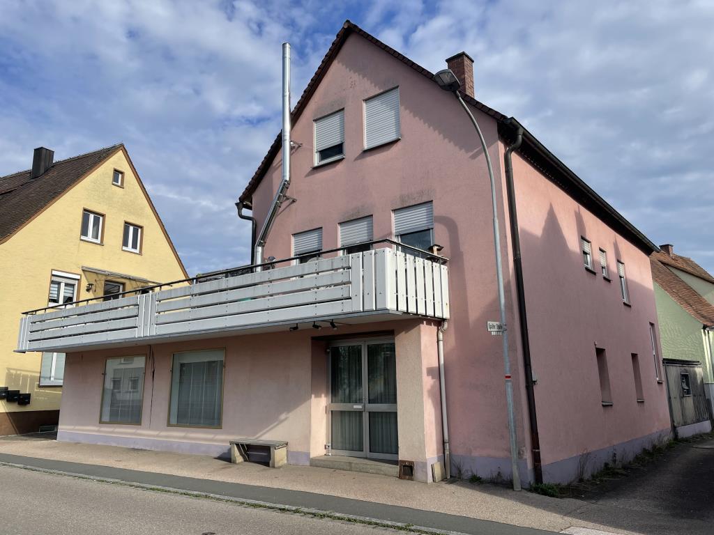 Einfamilienhaus zum Kauf 139.000 € 9 Zimmer 190 m²<br/>Wohnfläche 170 m²<br/>Grundstück Windsbach Windsbach 91575