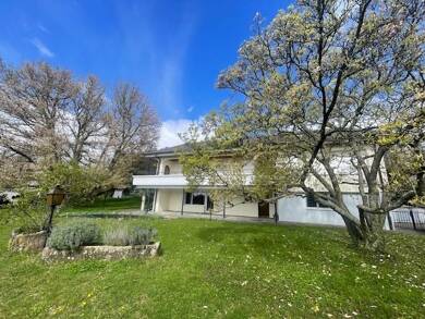 Villa zur Miete 2.000 € 10 Zimmer 363 m² 1.700 m² Grundstück frei ab sofort Offenburg 77654