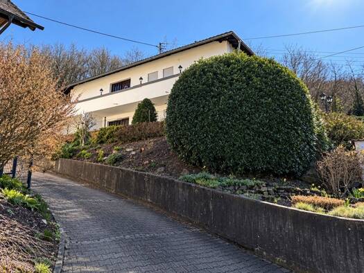 Einfamilienhaus zum Kauf 440.000 € 7 Zimmer 300 m² 1.130 m² Grundstück frei ab sofort Am Scharfenberg 40 Irsch 54451