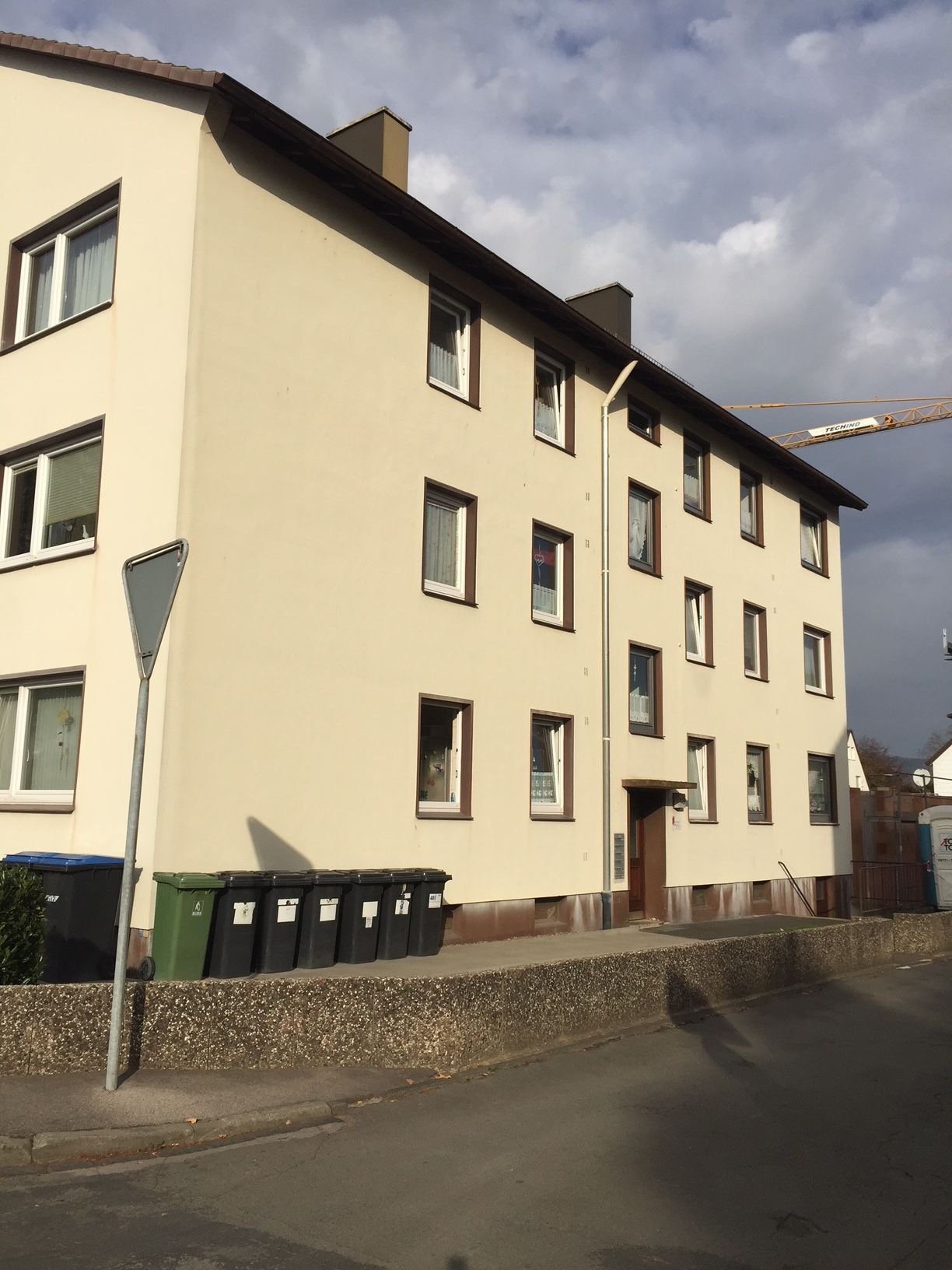 Wohnung zur Miete 350 € 3 Zimmer 66 m²<br/>Wohnfläche EG<br/>Geschoss 01.11.2024<br/>Verfügbarkeit Grüner Weg 18 Kernstadt Holzminden 37603