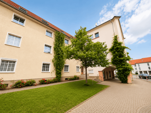 Wohnung zur Miete 320 € 1 Zimmer 38,9 m² frei ab sofort Industrietor 9 Leuna Leuna 06237