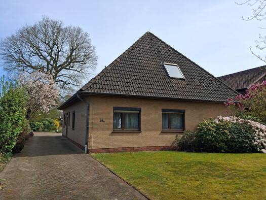 Einfamilienhaus zum Kauf provisionsfrei 325.000 € 7 Zimmer 145 m² 901 m² Grundstück frei ab sofort Hude Hude (Oldenburg) 27798
