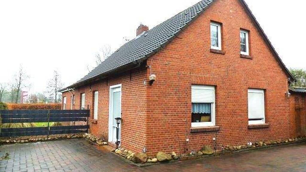 Einfamilienhaus zum Kauf 198.000 € 5 Zimmer 150 m² 1.392 m² Grundstück frei ab 01.06.2026 Neermoor Moormerland / Neermoor 26802