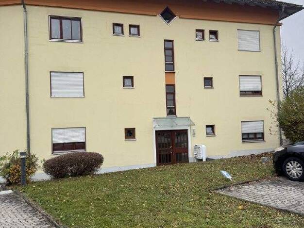 Wohnung zur Miete 490 € 2 Zimmer 45 m² frei ab sofort Fliederstr. Pielweichs Plattling 94447