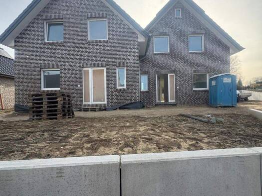 Doppelhaushälfte zum Kauf - Erstbezug 455.000 € 4 Zimmer 123,8 m² 352 m² Grundstück frei ab 01.02.2026 Löhne 32584