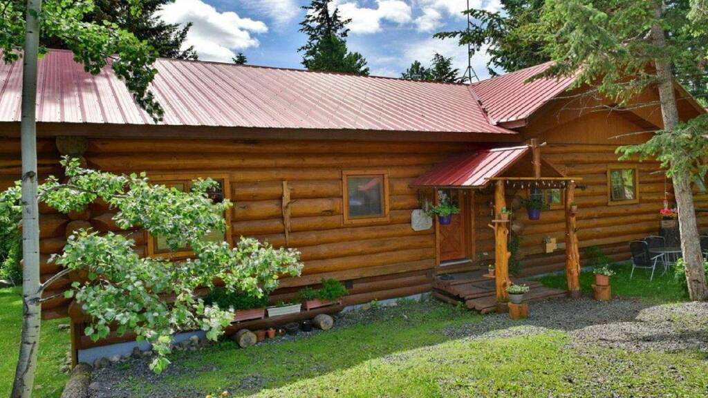 Einfamilienhaus zum Kauf provisionsfrei 870.000 € 14 Zimmer 500 m² 40.000 m² Grundstück 7471 Cariboo Chalet Rd Lone Butte V0K 1X3
