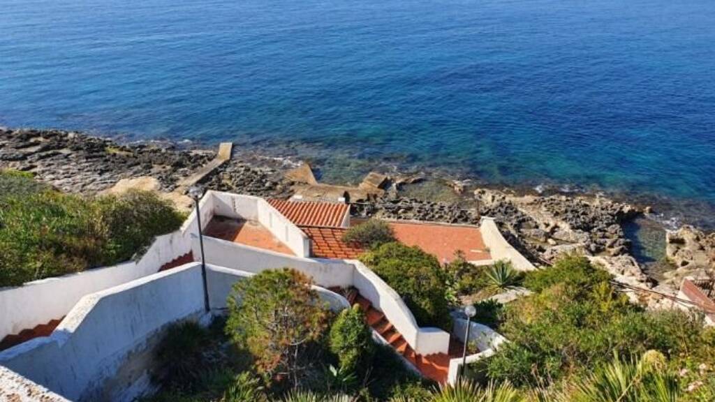 Haus zum Kauf 1.800.000 € 9 Zimmer 408 m² 2.500 m² Grundstück Siracusa 96100