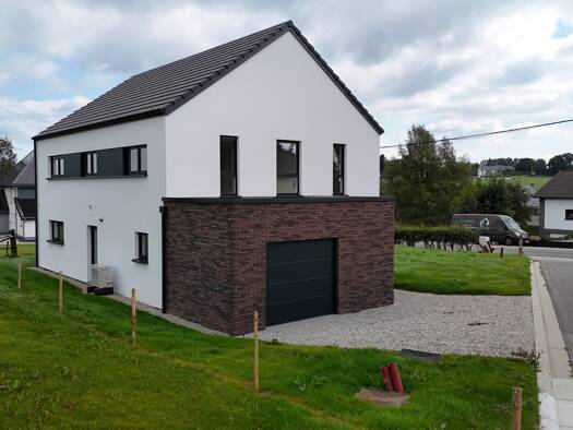 Villa zum Kauf - Erstbezug provisionsfrei 473.000 € 4 Zimmer 208 m² 718 m² Grundstück frei ab sofort Malmedyer Straße 58 Verviers 4760