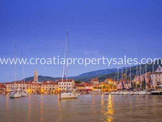 Einfamilienhaus zum Kauf 530.000 € 2 Zimmer 150 m² Hvar 21450