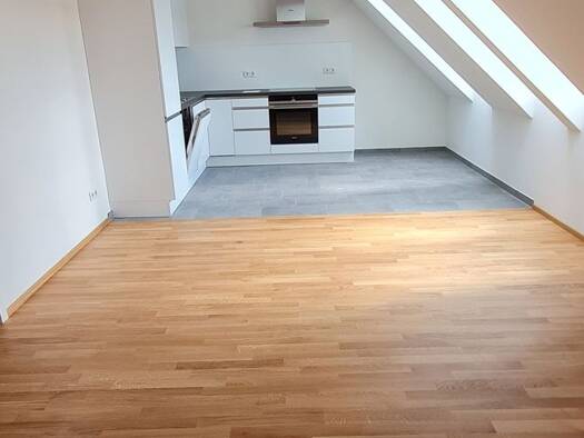 Wohnung zur Miete 830 € 4 Zimmer 83 m² Geschoss 2/3 frei ab 01.10.2026 Vordere Reuth 12 Hausen 91353