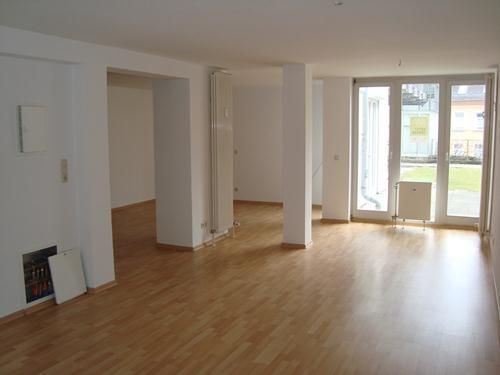 Immobilie zum Kauf als Kapitalanlage geeignet 59.000 € 2 Zimmer 77,4 m²<br/>Fläche Hohenstein-Ernstthal Hohenstein-Ernstthal 09337