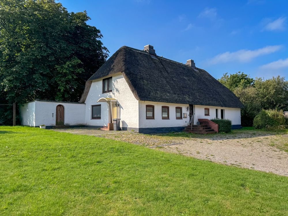 Einfamilienhaus zum Kauf 285.000 € 4 Zimmer 123 m²<br/>Wohnfläche 1.942 m²<br/>Grundstück Schwesing 25813