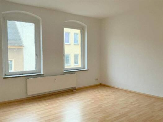 Wohnung zur Miete 320 € 2 Zimmer 75 m² 2. Geschoss Straße des Friedens 9 Limbach-Oberfrohna 09212