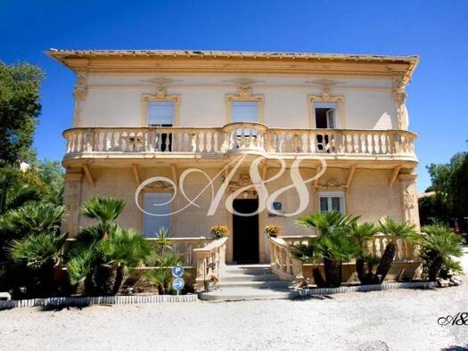 Haus zum Kauf 2.152.500 € 520 m² 1.096 m² Grundstück Centre ville Saint-Raphaël 83700